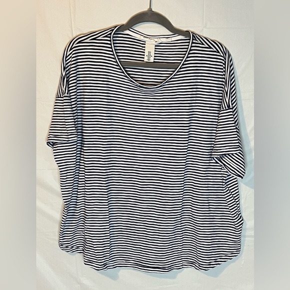 H&M Striped T shirt - Picture 1 of 1